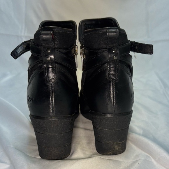 Ugg Emalie Black Leather Wedge Women’s 8 Waterproof Winter Ready Side Zip Wool - Picture 3 of 11